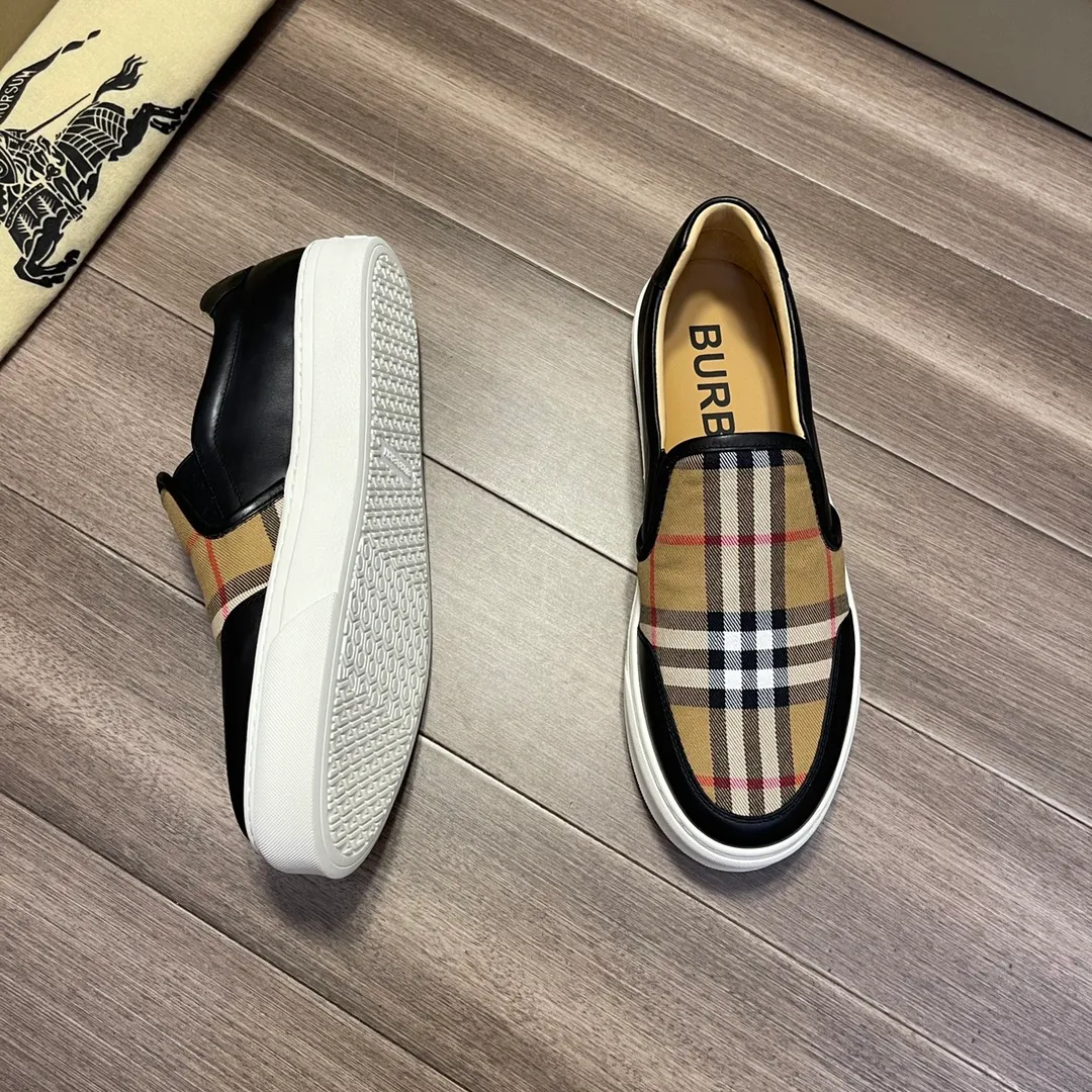 ☕P360💰《BURBERRY》【Original order·Version】Burberry: Top 🔝Purchasing agent🔍🔍The latest men's counter is on sale simultaneously, the original version imported from Italy🔝·Nappa calfskin·Brand totem cloth· Highlighting the (high-end, extravagance, class) travel, home, and best choice" exquisite workmanship (Imported water-dyed leather lining from Italy 🇮🇹), sole: original sole provided by the original factory, ⚠️exclusive double layer Activity·TPR rubber·molded outsole; super comfortable·wear-resistant·non-slip·environmental protection🌳🌳🌳, the real thing is more beautiful🎬The real thing is more beautiful🔍🔍 (high quality·follow the order) You can enter and exit the counter at will: Size: 38·39·40·41·42·43·44 (🎉Customized 45) Welcome to order...☕️